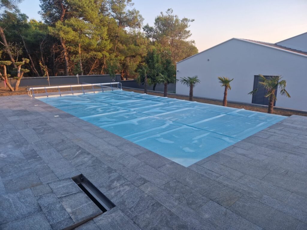 orca-pools-zadar-izgradnja-bazena-solarni-pokrivači